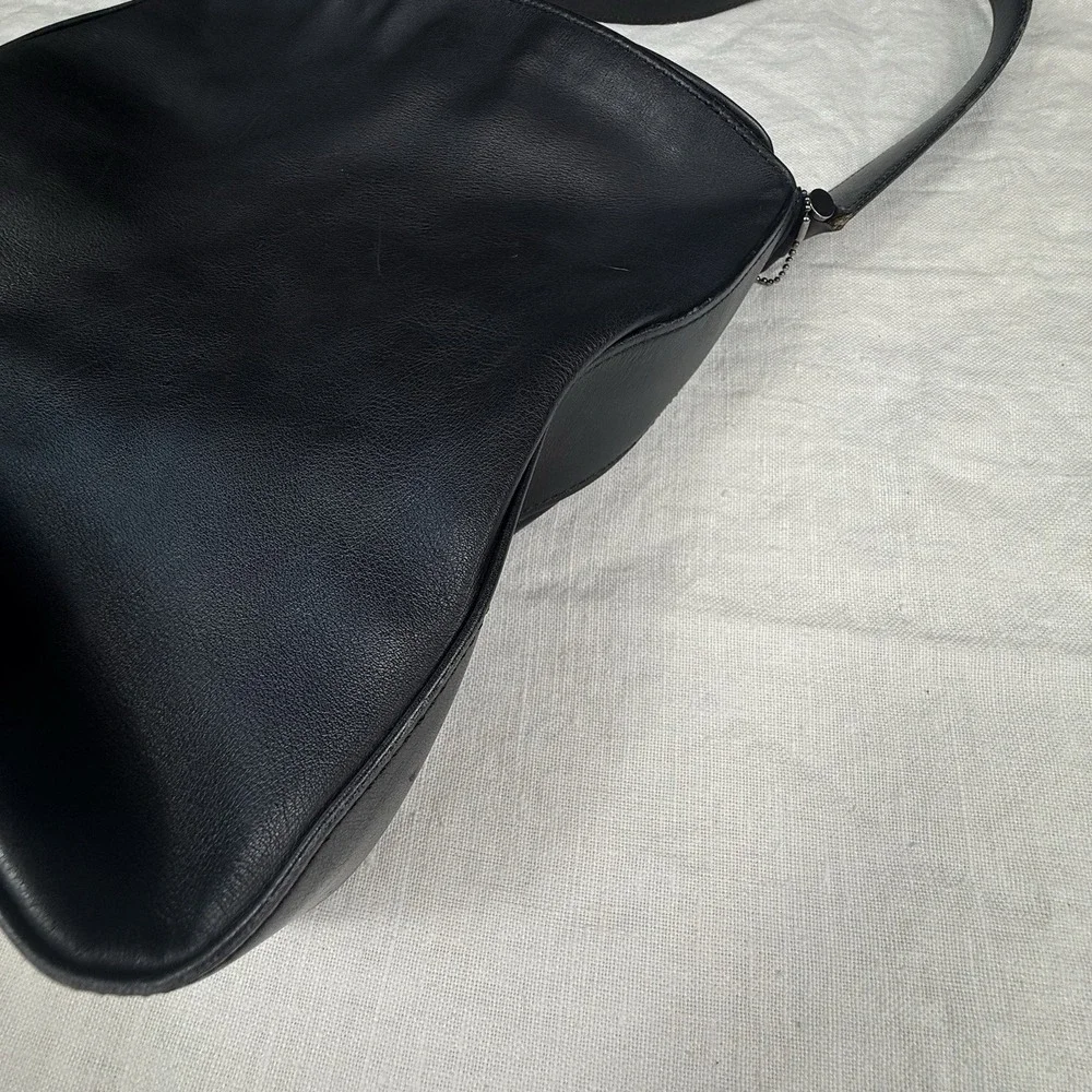 Vintage Coach Hobo Black Leather Shoulder Bag Style 9180 Made in USA Zip Top